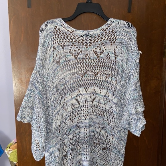 Blue/White Half Sleeve Cardigan - Picture 2 of 6